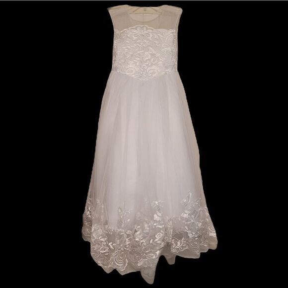 White formal gown girls - Picture 1 of 6